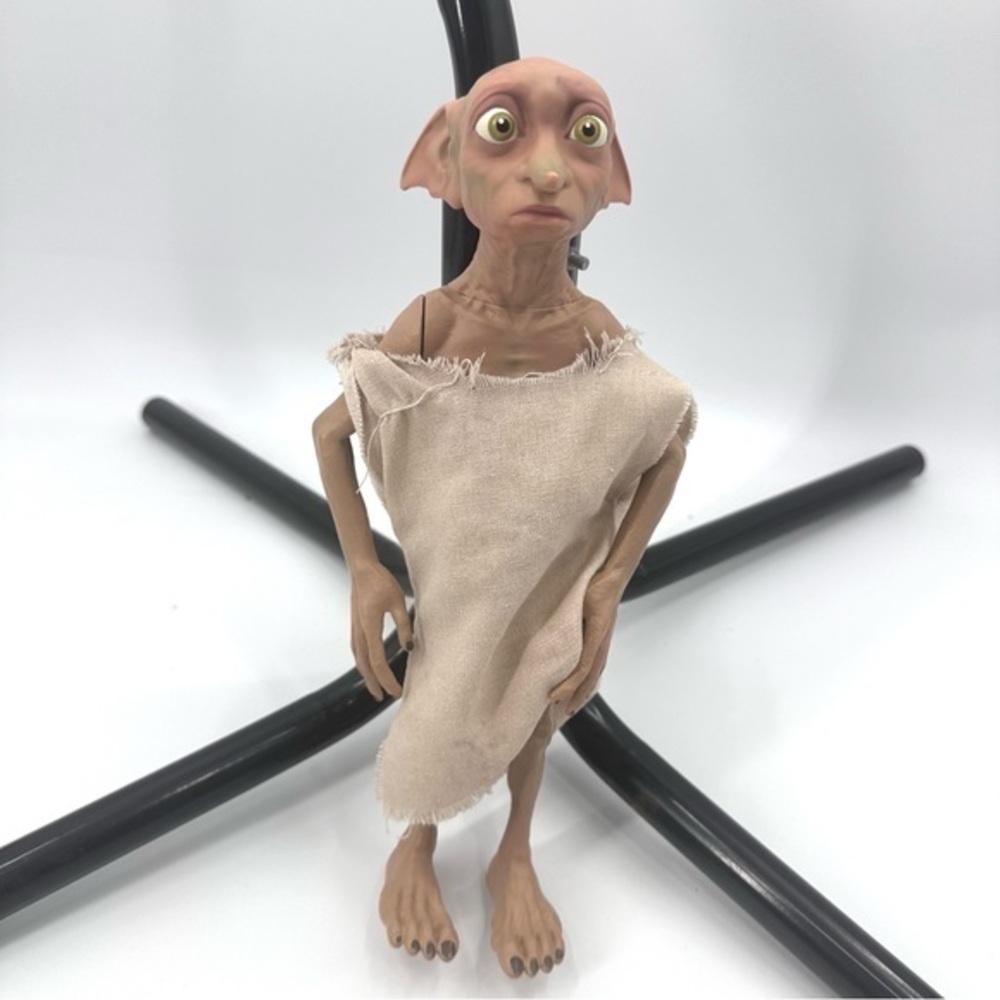 Universal Studios Wizarding World of Harry Potter Poseable Dobby Elf House Doll